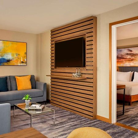 Doubletree By Hilton Lincoln Hotel Ngoại thất bức ảnh