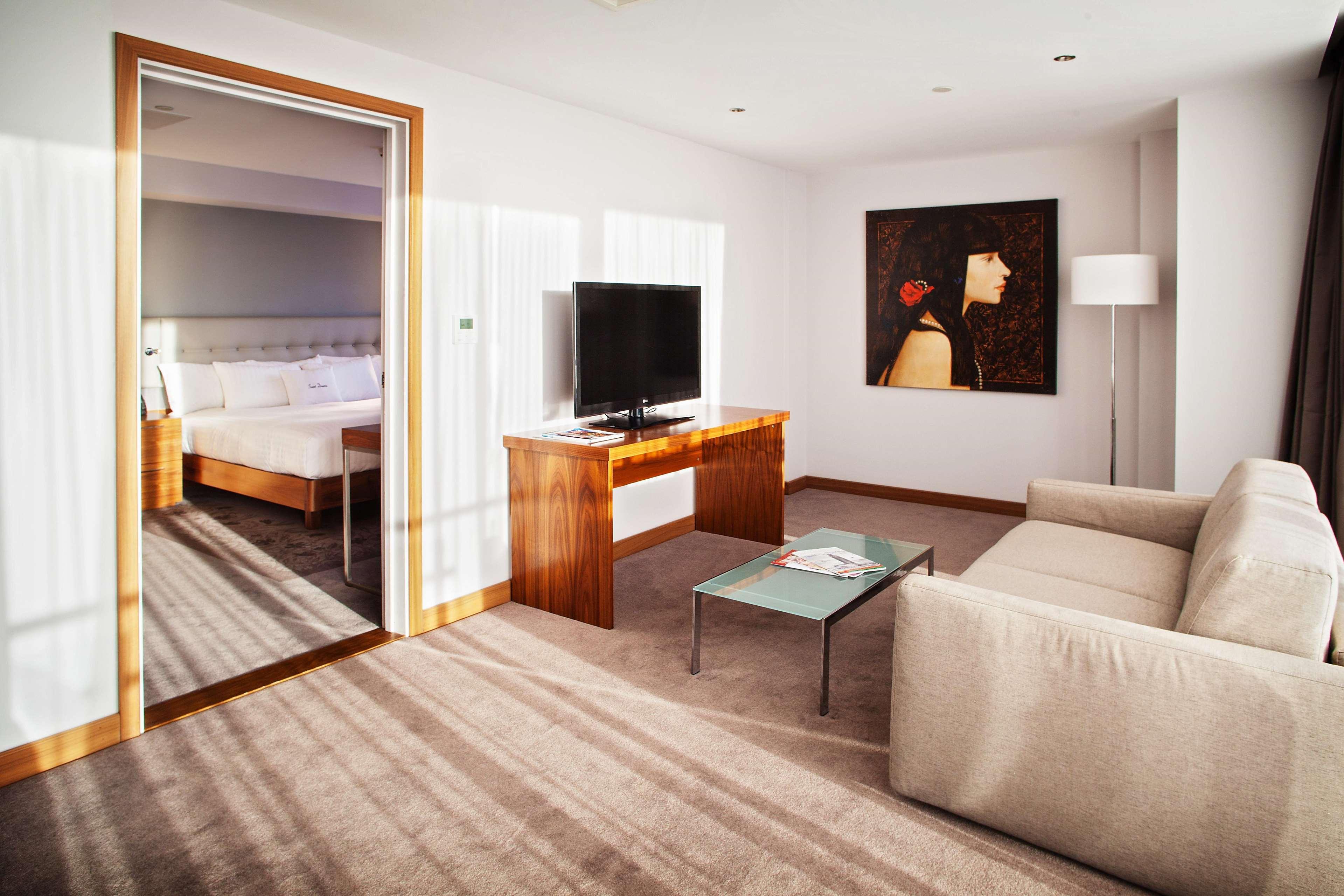 Doubletree By Hilton Lincoln Hotel Ngoại thất bức ảnh