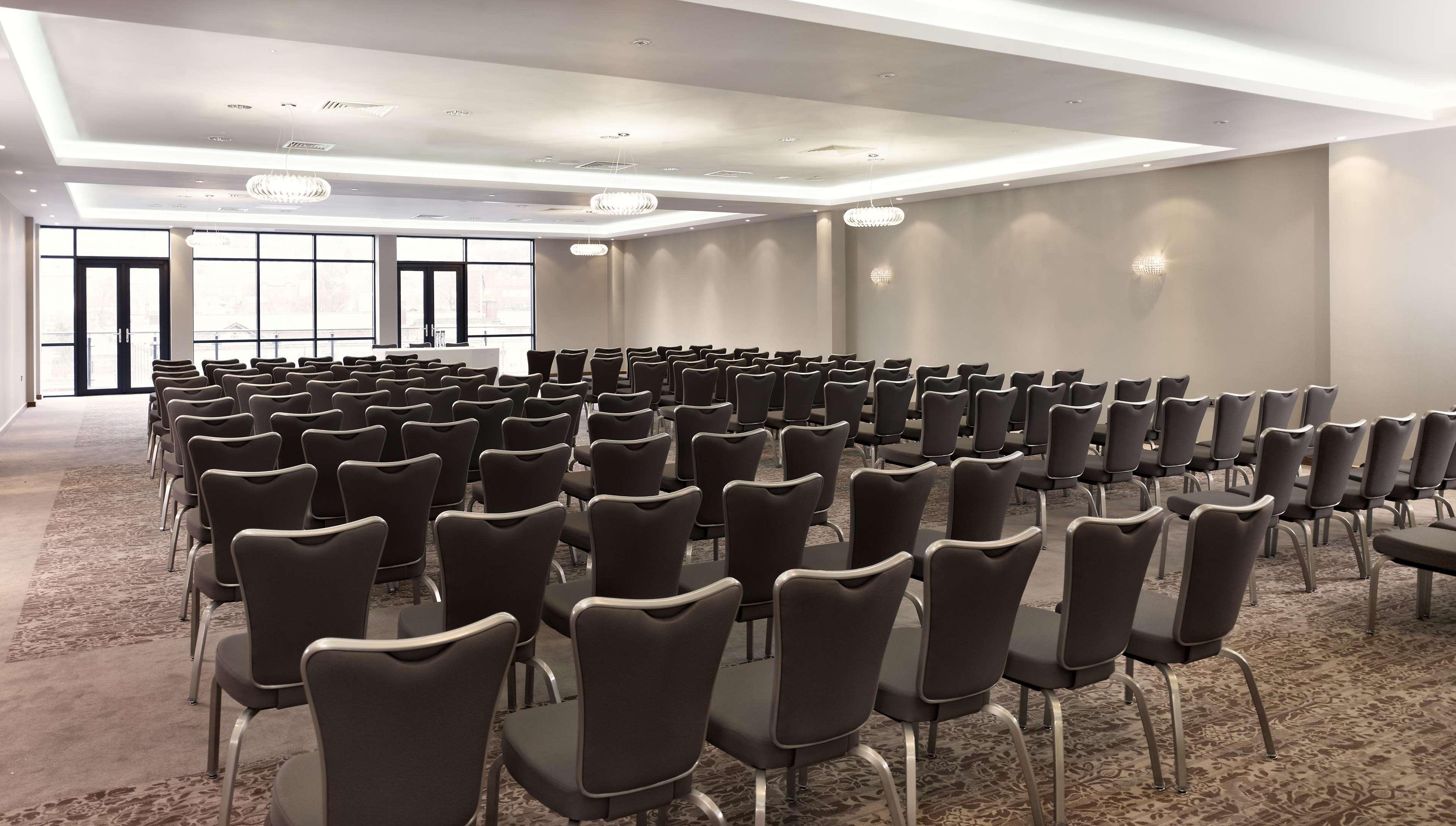 Doubletree By Hilton Lincoln Hotel Kinh doanh bức ảnh