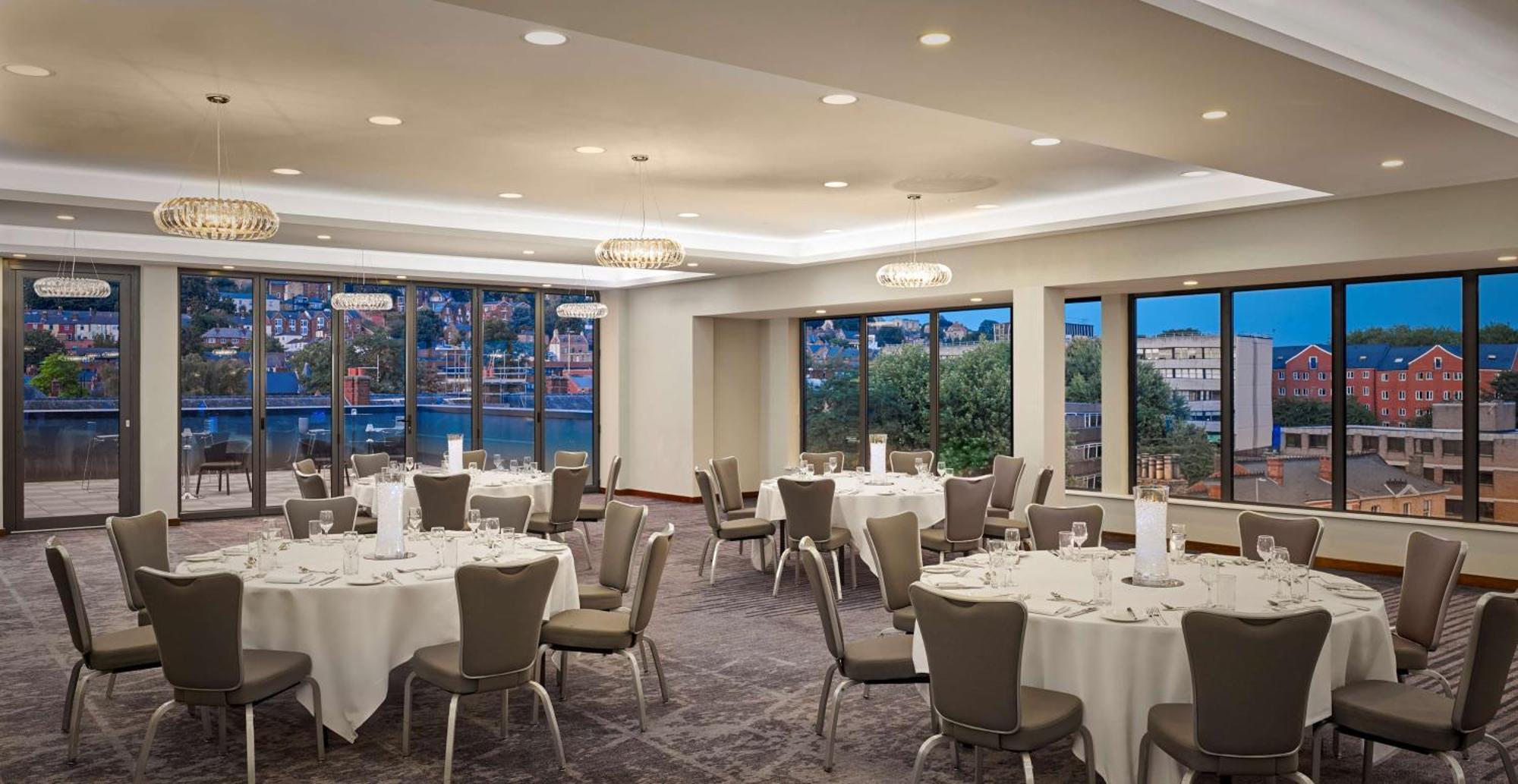 Doubletree By Hilton Lincoln Hotel Ngoại thất bức ảnh