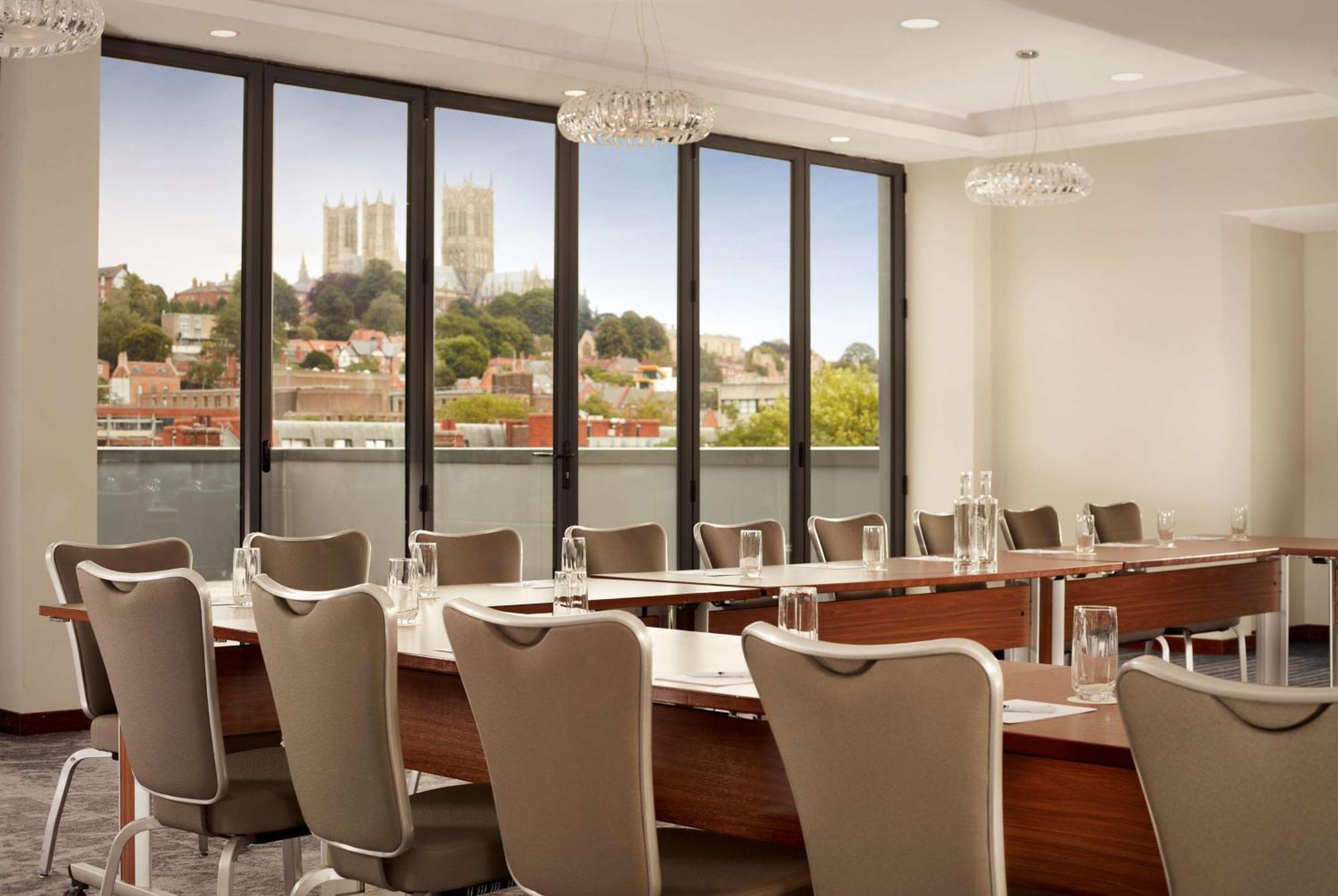 Doubletree By Hilton Lincoln Hotel Ngoại thất bức ảnh