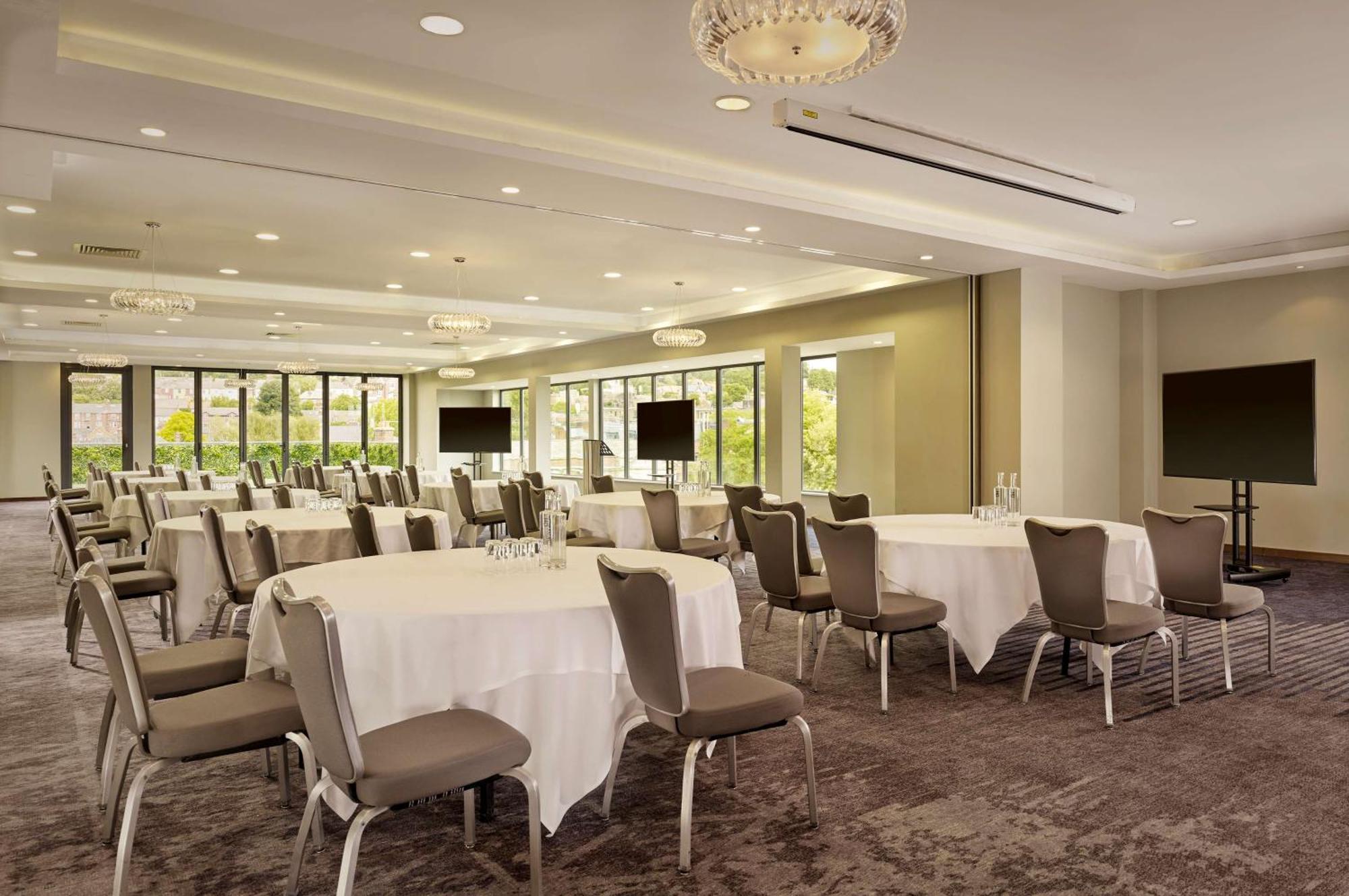 Doubletree By Hilton Lincoln Hotel Ngoại thất bức ảnh