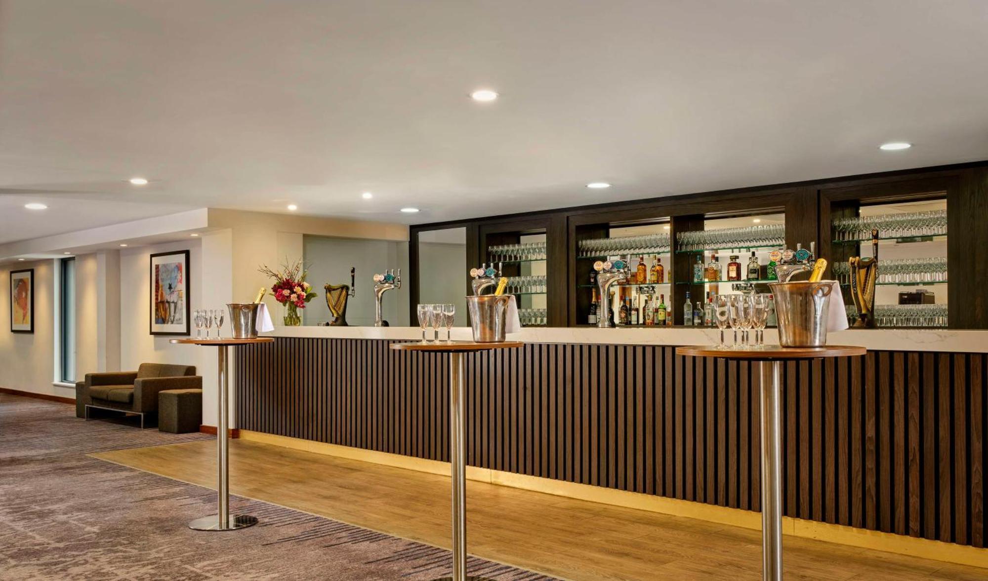 Doubletree By Hilton Lincoln Hotel Ngoại thất bức ảnh